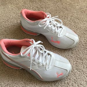 Puma White / Orange Sneaker Size 6